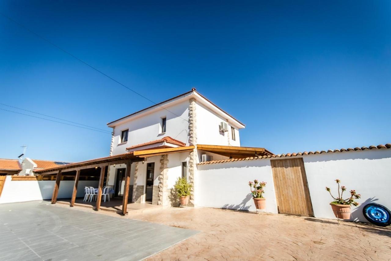 Reel Paradise Villa, Cyprus Larnaca Exterior photo